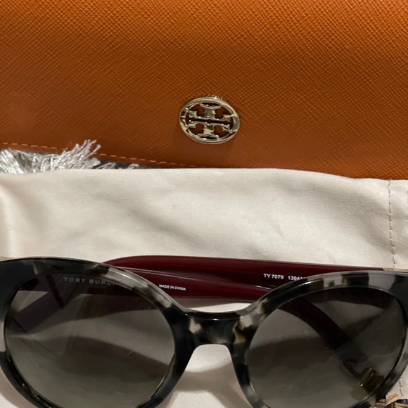 Tory Burch sunglasses main image 6